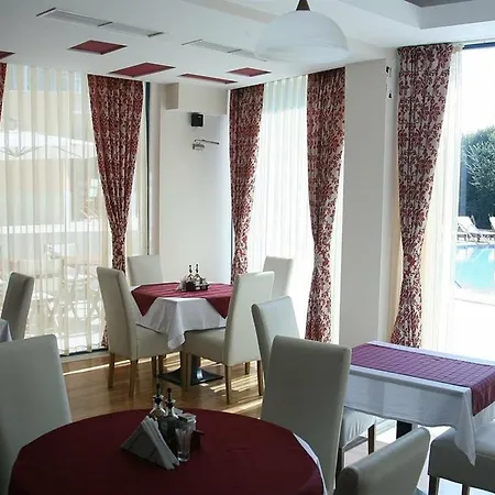 酒店 Aquamarine 奥布佐尔